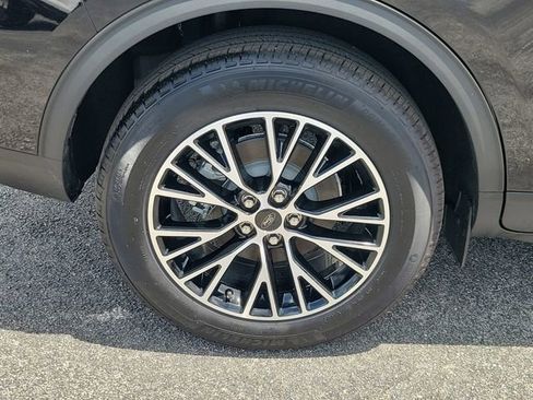 Certified 2025 Ford Escape SE FWD image 6