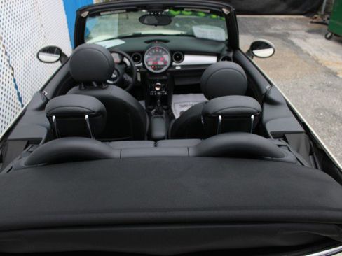 Used 2015 MINI Cooper Convertible image 22