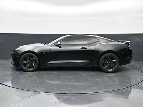 Used 2021 Chevrolet Camaro SS RWD image 4