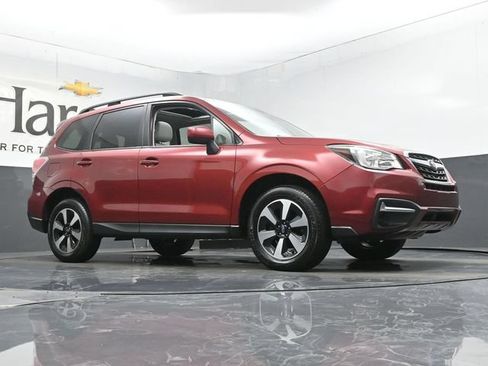 Used 2017 Subaru Forester 2.5i Premium w/ All-Weather Package AWD/4WD image 2