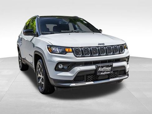 Used 2024 Jeep Compass Limited AWD/4WD image 2