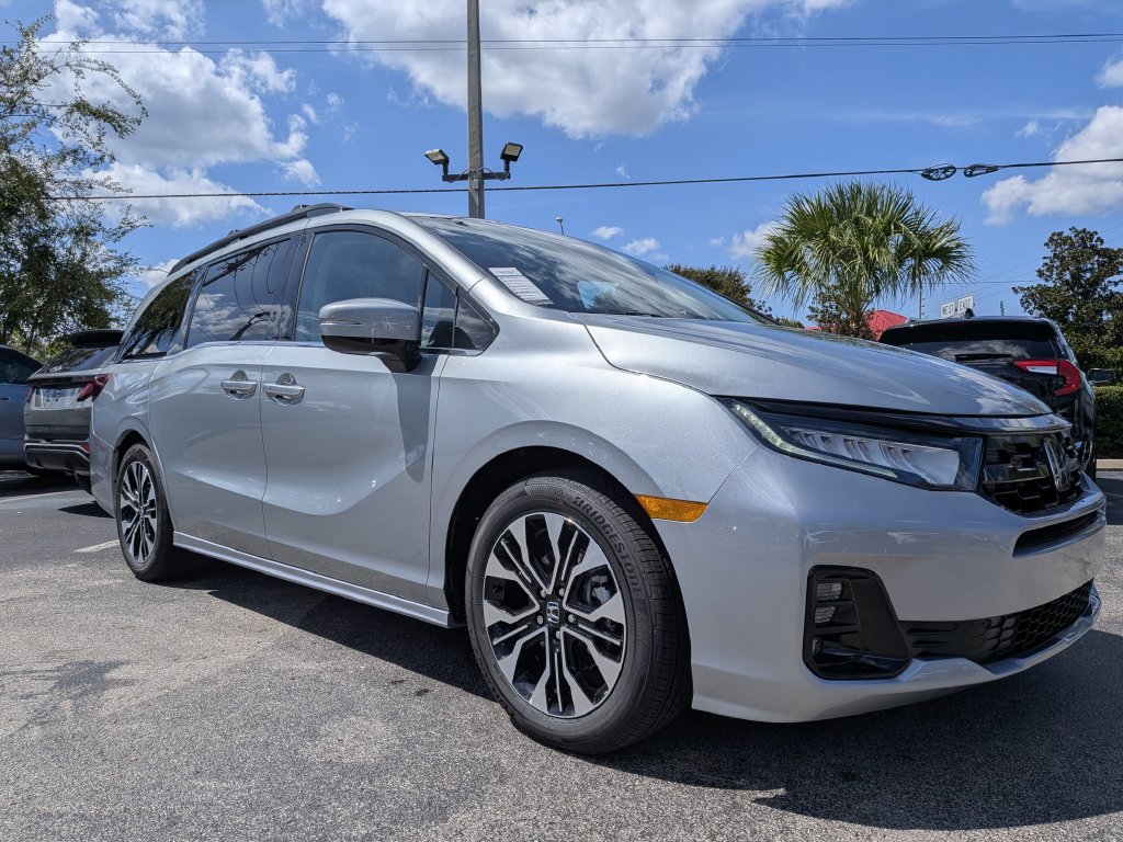 New 2027 Honda Odyssey Elite image 2