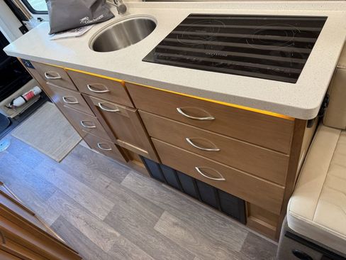 Used 2022 Mercedes-Benz Sprinter 3500 image 40