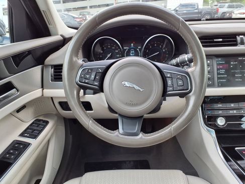 Used 2016 Jaguar XF Prestige image 13