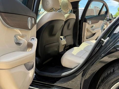 Used 2021 Mercedes-Benz C 300 4MATIC Sedan w/ Premium Package image 7