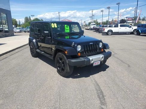Used 2008 Jeep Wrangler Unlimited Sahara w/ Limited Unlimited Group AWD/4WD image 4