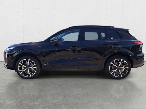 New 2026 Audi Q3 quattro 2.0T AWD/4WD image 8