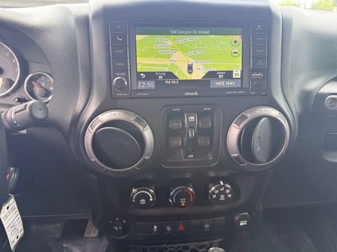 Used 2017 Jeep Wrangler Unlimited Sport AWD/4WD image 21