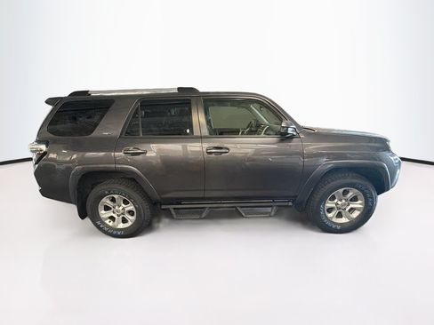 Used 2021 Toyota 4Runner SR5 AWD/4WD image 10