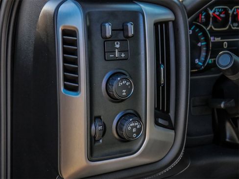 Used 2018 GMC Sierra 2500 SLT w/ Duramax Plus Package image 30