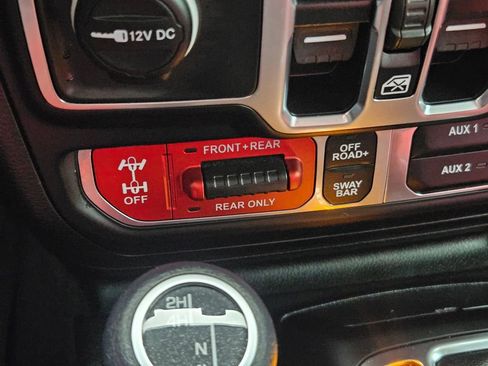 Used 2023 Jeep Wrangler Unlimited Rubicon w/ Cold Weather Group image 29