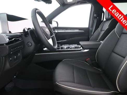 Used 2026 Cadillac Escalade Luxury w/ Touring Package AWD/4WD image 17