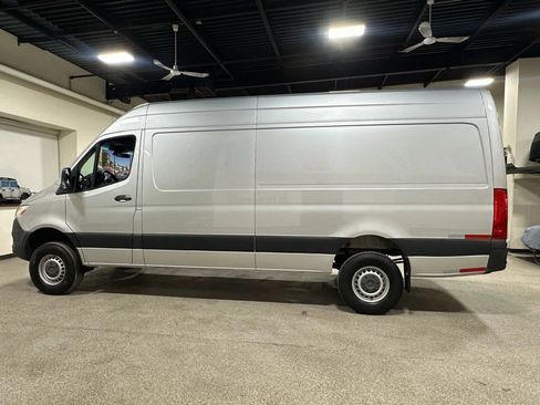 Used 2019 Mercedes-Benz Sprinter 4x4 170 image 12