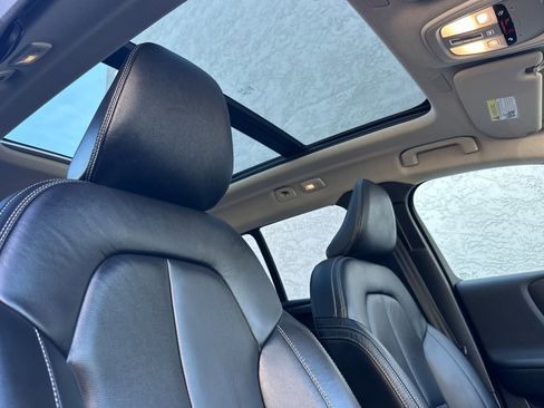 Certified 2023 Volvo XC40 B5 Plus w/ Protection Package Premier image 18