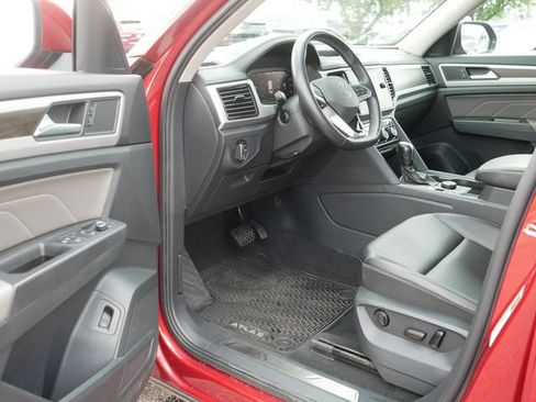 Certified 2023 Volkswagen Atlas SE w/ Black Wheel Package AWD/4WD image 12