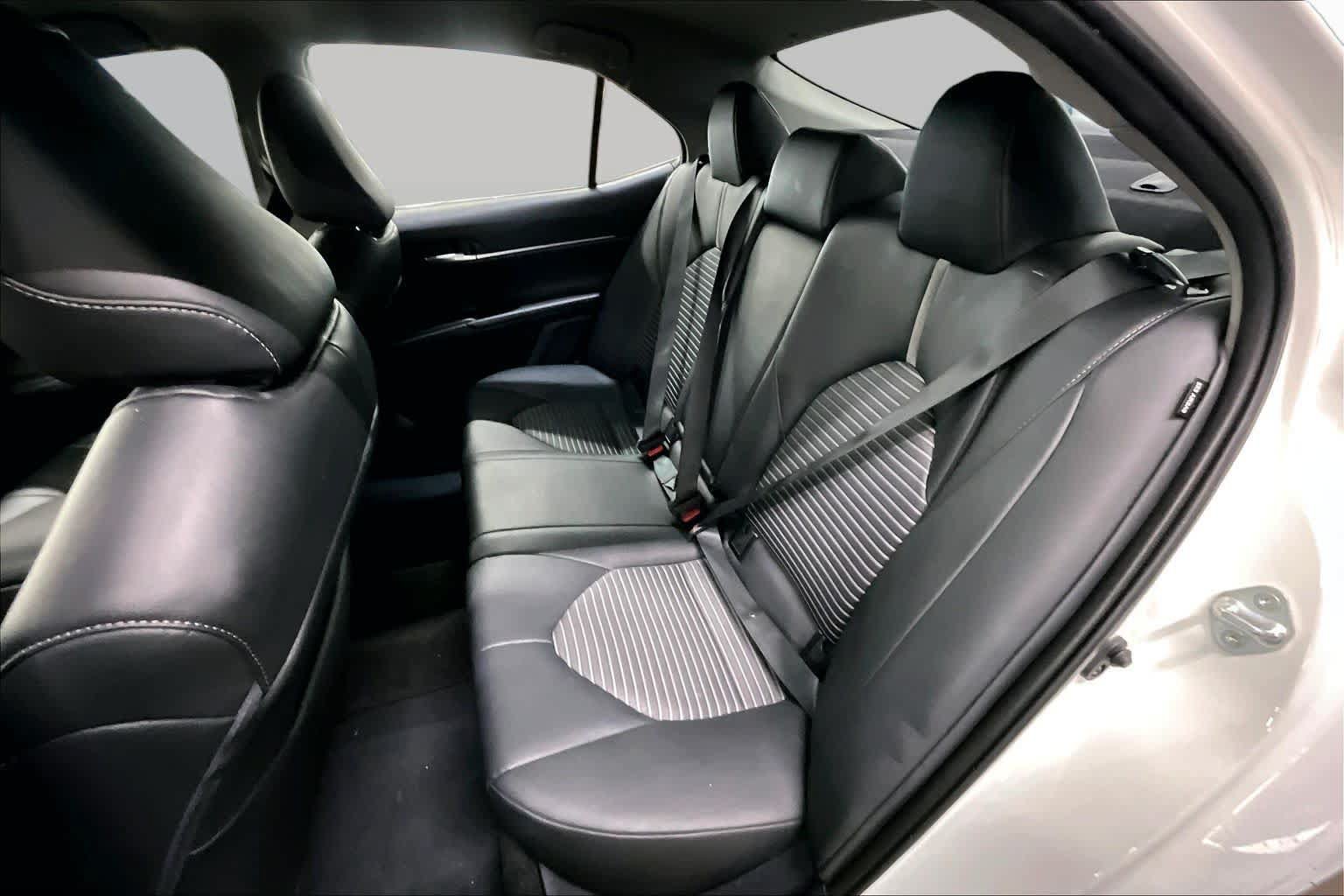 Used 2024 Toyota Camry SE FWD image 19