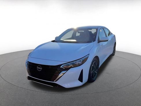 Used 2025 Nissan Sentra SV image 7