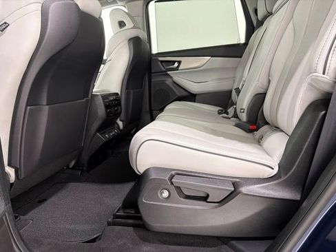 Certified 2024 Acura MDX SH-AWD w/ Advance Package image 17