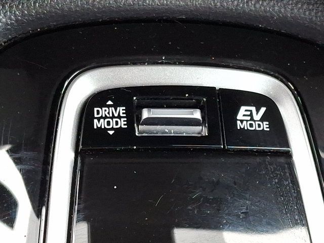 Used 2025 Toyota Corolla Cross XSE w/ Convenience Package AWD/4WD image 23
