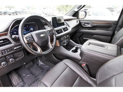 Used 2023 Chevrolet Tahoe High Country RWD image 13