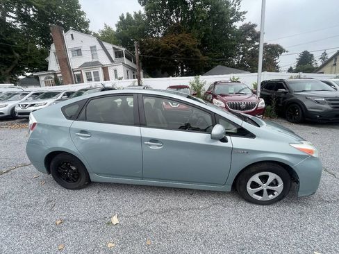 Used 2013 Toyota Prius Two FWD image 3
