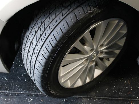 Used 2015 Toyota Avalon Limited FWD image 42