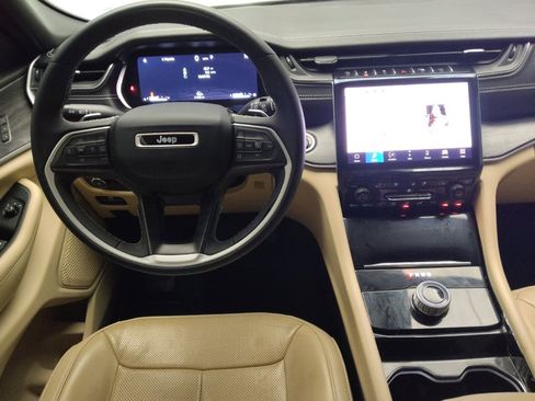 Used 2023 Jeep Grand Cherokee L Limited w/ Luxury Tech Group II RWD image 22