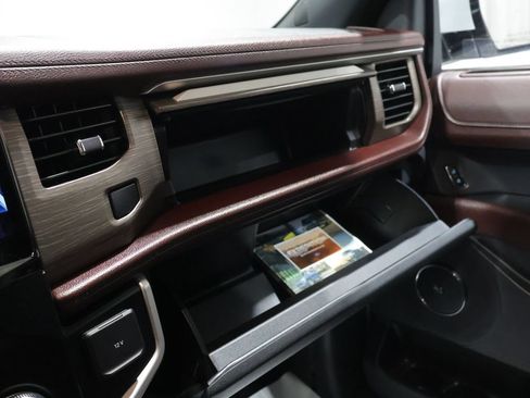 Used 2024 Ford Expedition Max Limited AWD/4WD image 32