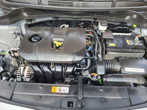 Used 2025 Kia Soul LX w/ LX Technology Package FWD image 29