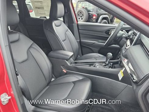 New 2026 Jeep Compass Latitude image 16