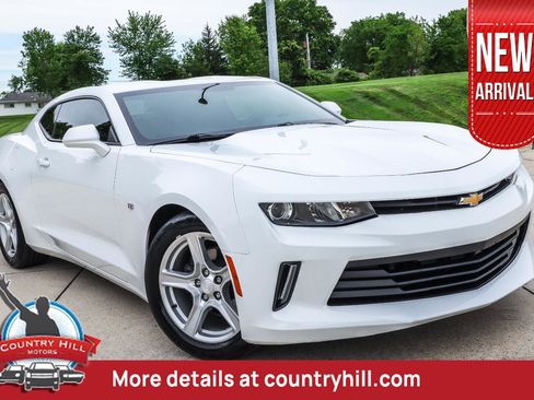 Used 2018 Chevrolet Camaro LT RWD image 1