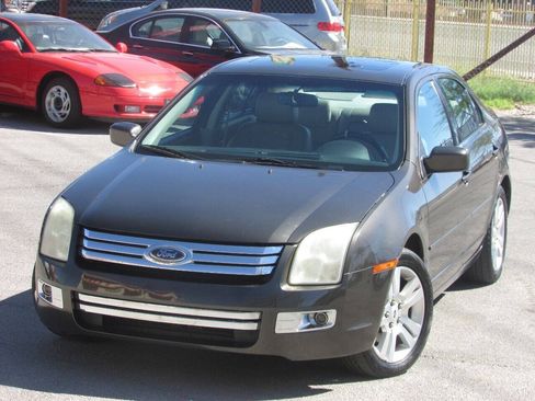 Used 2006 Ford Fusion SEL FWD image 2
