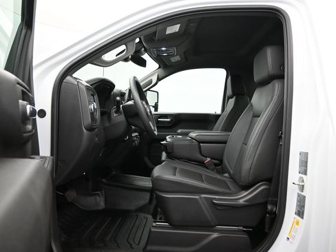 Used 2024 GMC Sierra 2500 Pro w/ Convenience Package RWD image 9