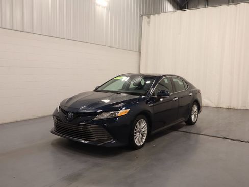 Used 2018 Toyota Camry XLE w/ Audio Package FWD image 6