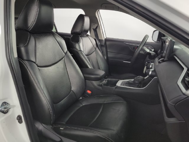 Used 2022 Toyota RAV4 LE AWD/4WD image 13