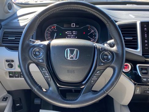 Used 2018 Honda Pilot Touring image 24