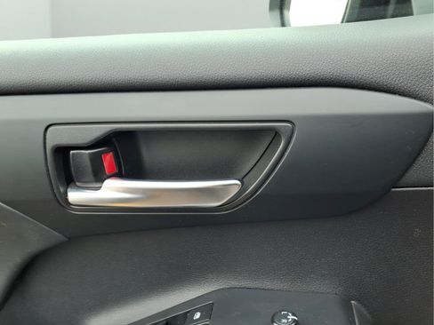 Used 2022 Toyota Highlander XLE AWD/4WD image 15