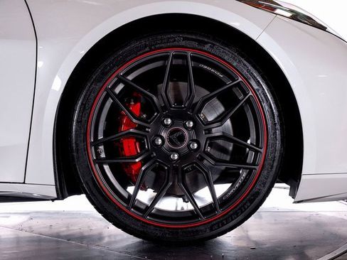 Used 2023 Chevrolet Corvette Z06 image 16