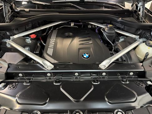 Used 2023 BMW X7 xDrive40i w/ Executive Package image 27