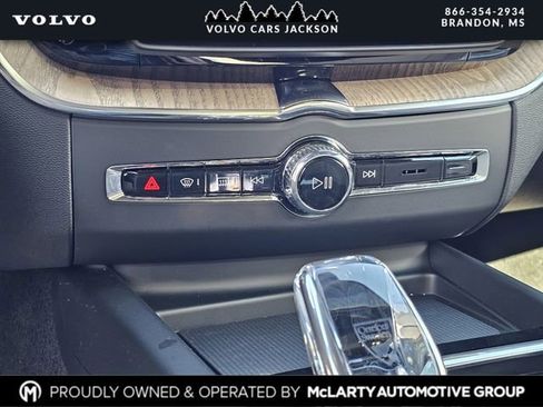 New 2026 Volvo XC60 B5 Plus w/ Protection Package Premier AWD/4WD image 18