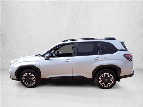 Used 2026 Subaru Forester Premium AWD/4WD image 2