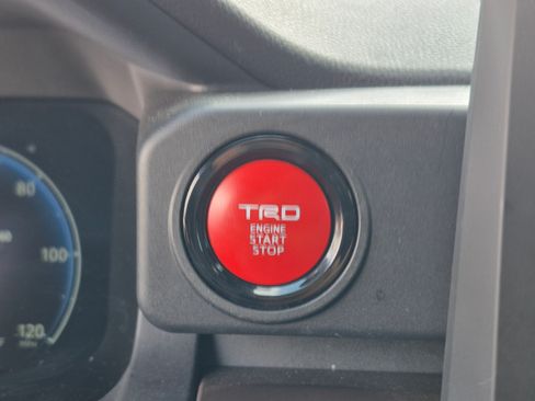 Certified 2025 Toyota Tacoma TRD Sport AWD/4WD image 32