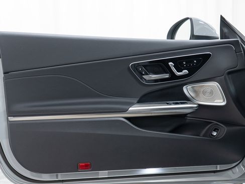 New 2026 Mercedes-Benz CLE 300 4MATIC Coupe image 11