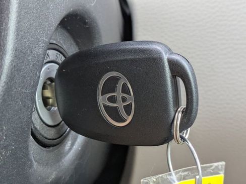 Used 2024 Toyota Corolla Cross L image 30