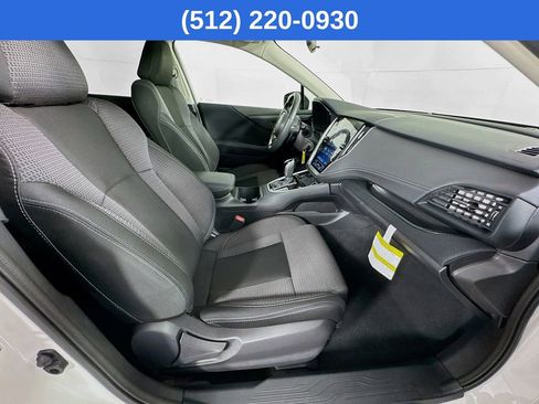 Used 2025 Subaru Outback Premium image 33