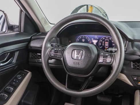 Used 2023 Honda Accord EX image 12