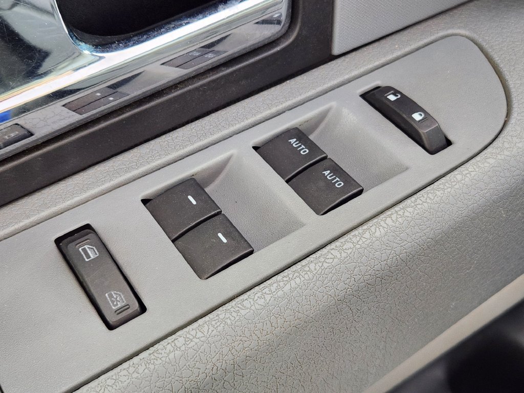 Used 2012 Ford F150 XLT AWD/4WD image 17