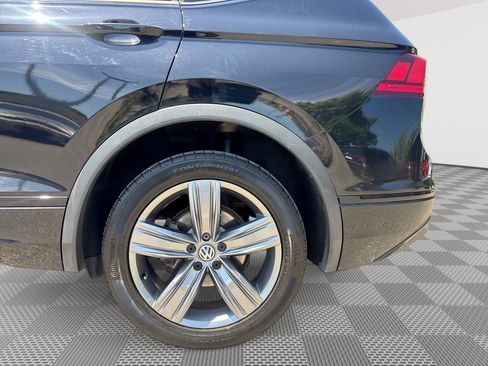 Used 2020 Volkswagen Tiguan SE R-Line AWD/4WD image 29