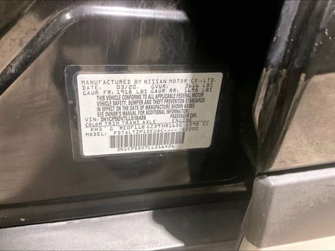 Used 2020 Nissan Kicks SR image 29