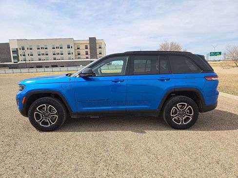 Used 2023 Jeep Grand Cherokee Trailhawk w/ Advanced Protech Group II image 2